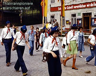 Thäömannpioniere marschieren auf