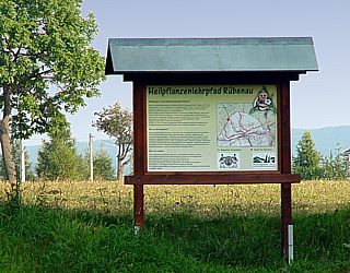 Ausgangspunkt des Naturlehrpfades Wanderparkplatz Waldstra�