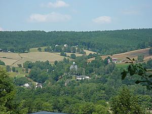 Blick aus dem Natzschungtal zur Oberneusch�nberger Kirche