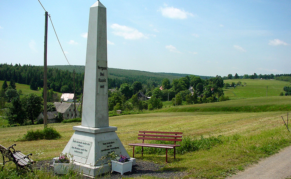 Obelisk für vertriebene Sudetendeutsche